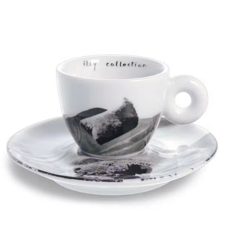 Illy Espresso kopje limited Edition Sebastiao Salgado, Ophalen of Verzenden, Zo goed als nieuw, Overige stijlen, Kop(pen) en/of Schotel(s)