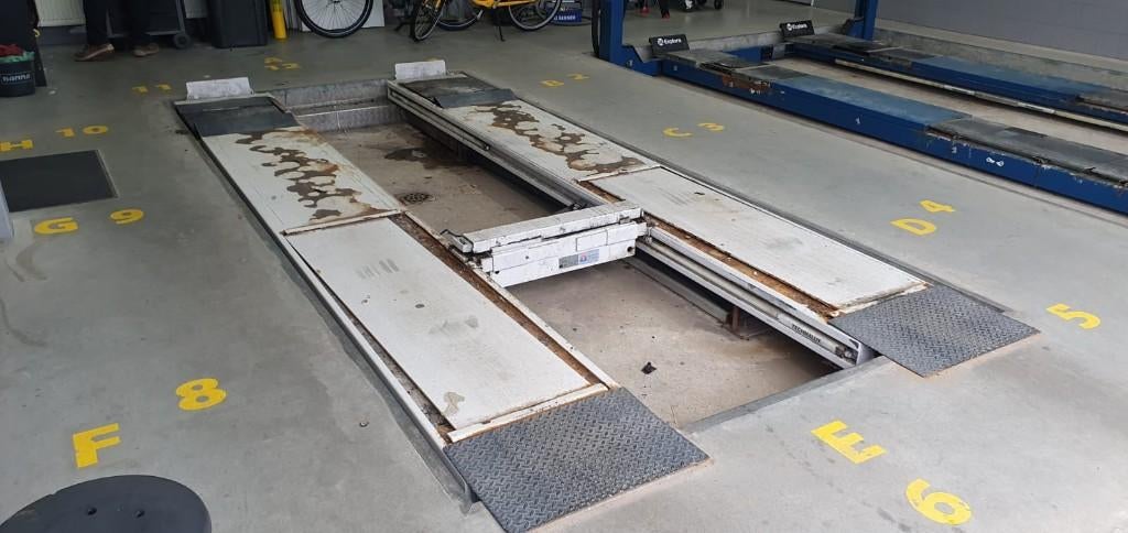 Brugkrik hefbrugkrik autokrik Maha Magus J20PNX 2000Kg 2010, Ophalen