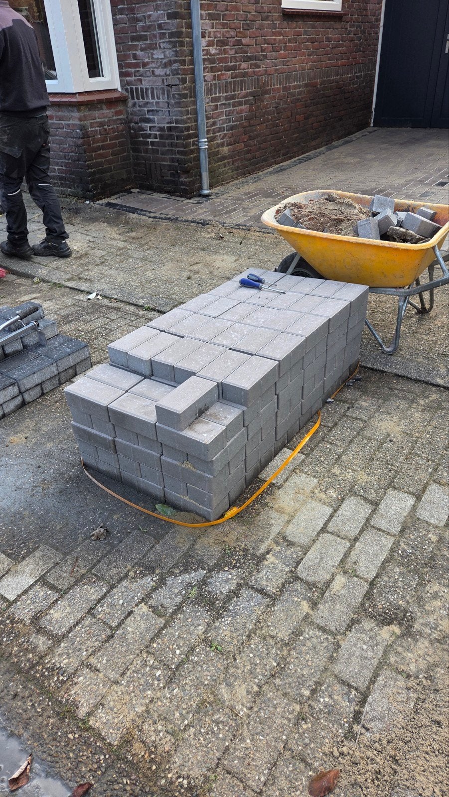 nieuwe bkk betonklinker gratis antraciet en taupe, Tuin en Terras, Ophalen, Klinkers, Nieuw, 5 tot 10 m²