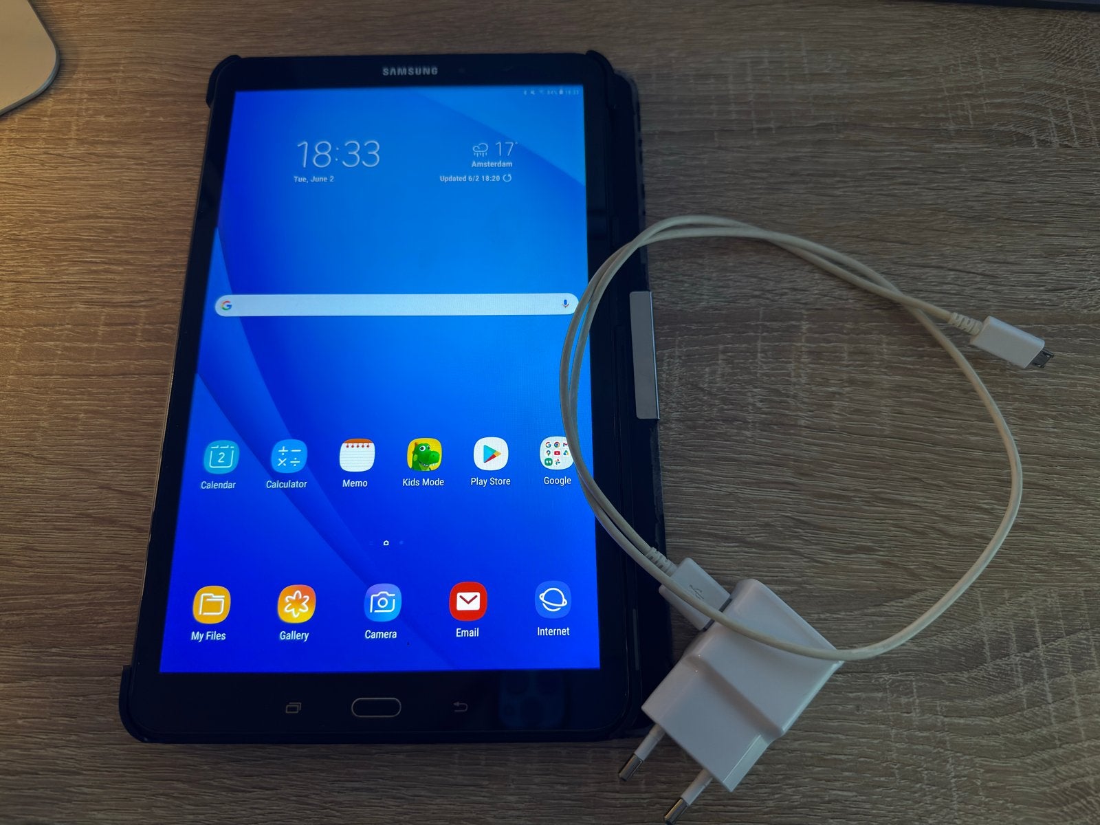 Samsung Galaxy Tab SM-T580 16GB met hoes en lader, Computers en Software, Windows Tablets, Zo goed als nieuw, Wi-Fi, 10 inch, 16 GB
