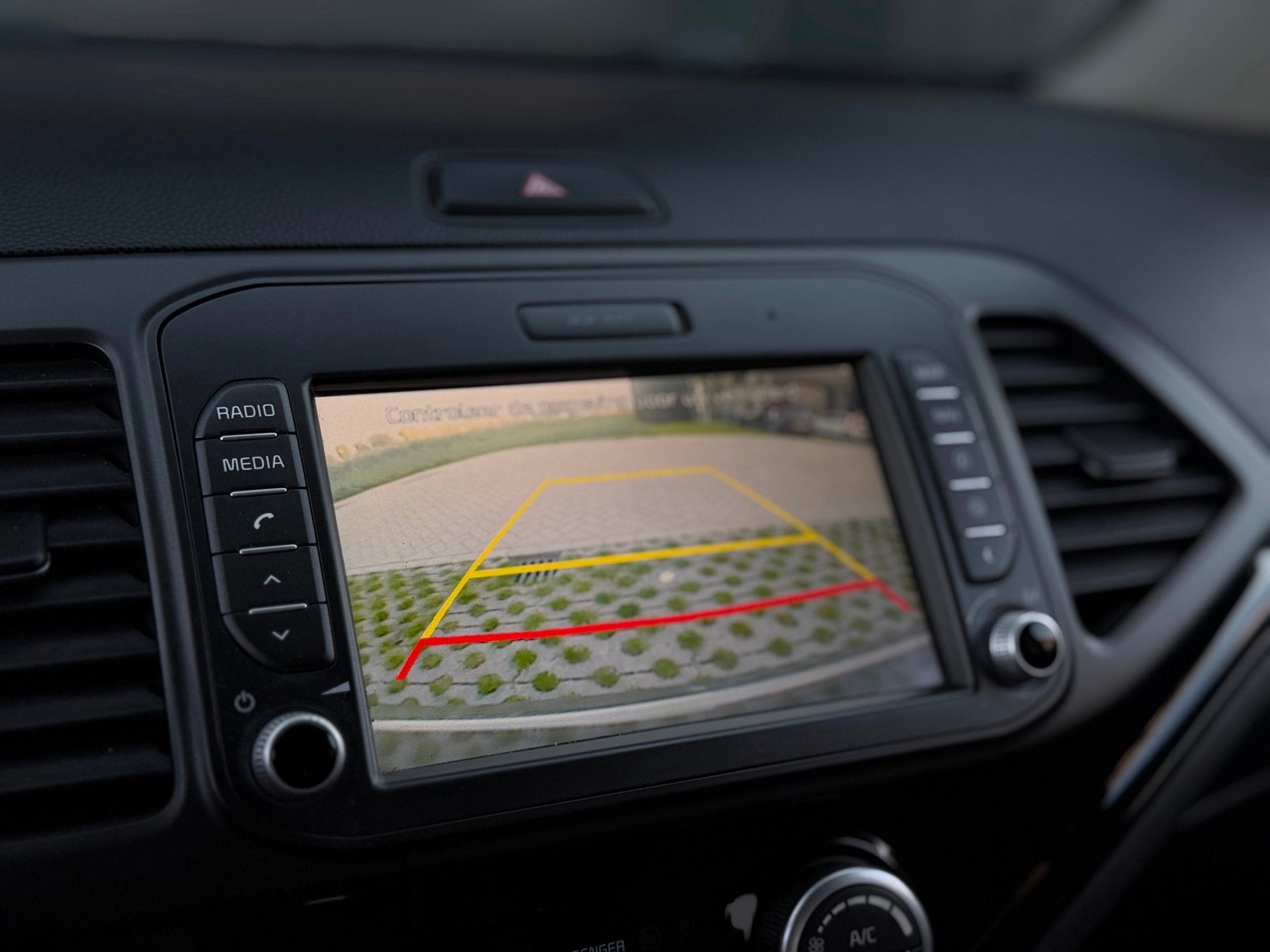 Foto 3 van Kia Picanto 1.2 CVVT SportsLine | Stoel/stuur verwarm | NAVI