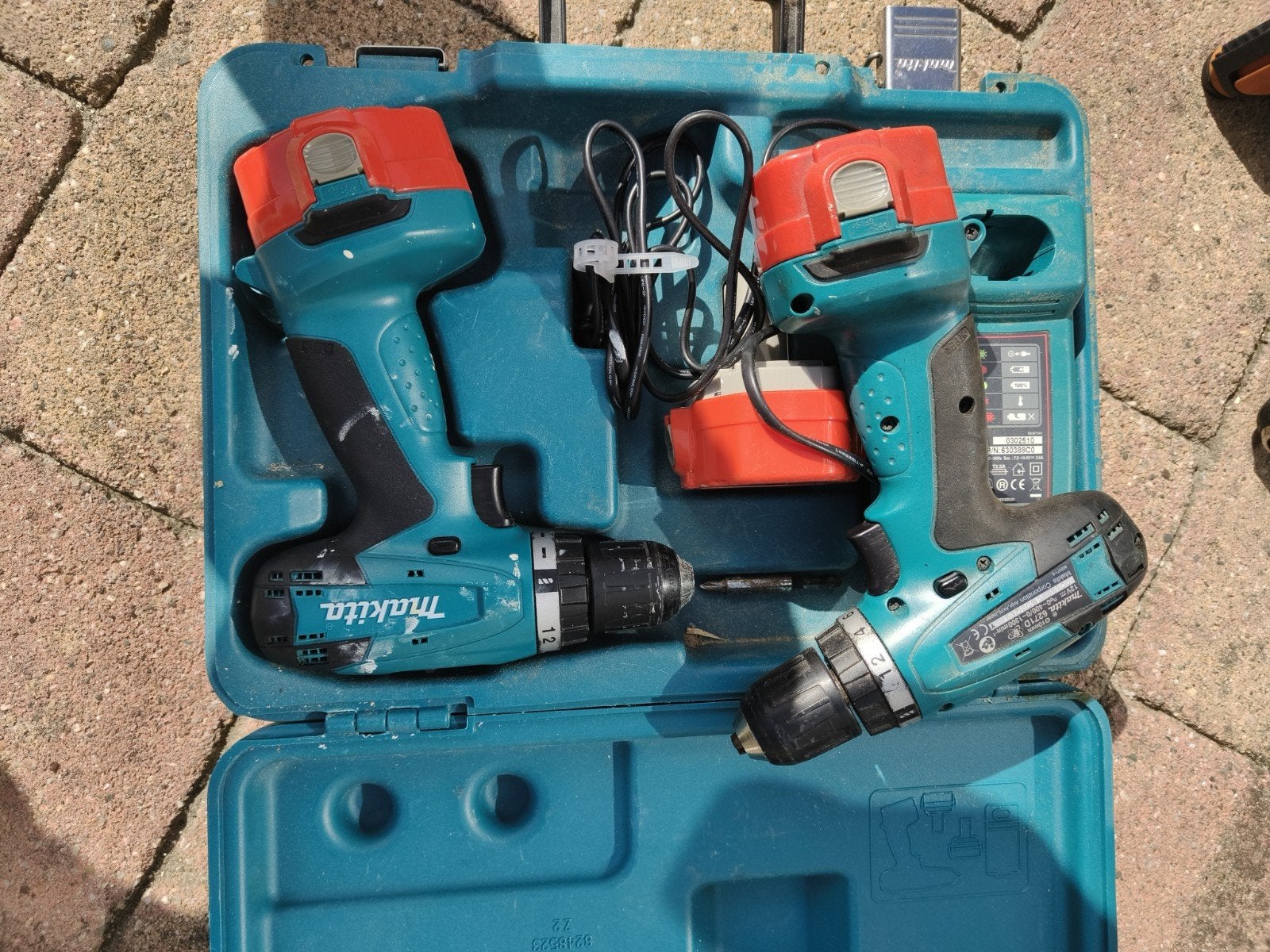 Makita Boor- en Schroefmachineset met Accu's en Lader, Gebruikt, Variabele snelheid, Ophalen of Verzenden, Boor- en Schroefmachine