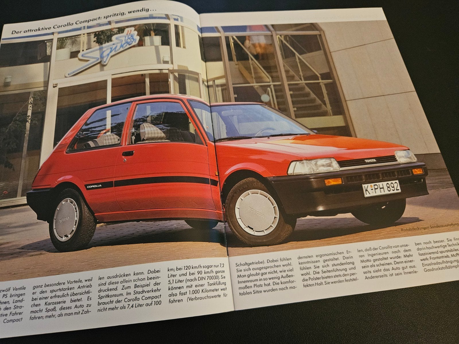 Brochure Toyota Corolla 1985, Ophalen of Verzenden, Zo goed als nieuw, Toyota