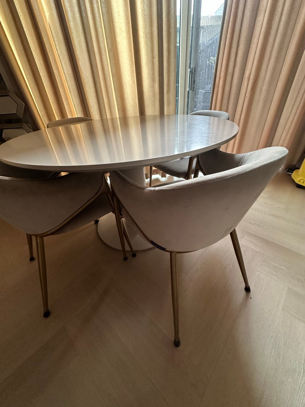 Eettafel met 4 stoelen - PUUUR design, Huis en Inrichting, Ophalen, Gebruikt, 100 tot 150 cm, Vier personen