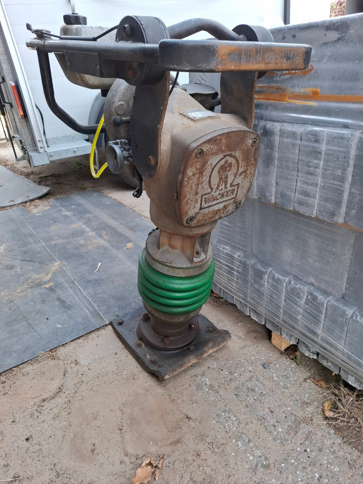 Wacker BS 60 Y Trilstamper, Ophalen