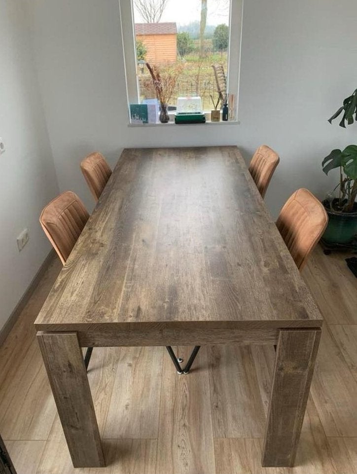 Industriële tafel + 4 cognac suede-look stoelen, 200 cm of meer, Zo goed als nieuw, Rechthoekig, 50 tot 100 cm