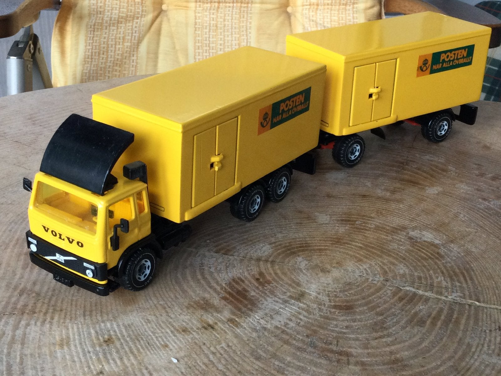 Siku Volvo F7 Replika, Hobby en Vrije tijd, Modelauto's | 1:50, Zo goed als nieuw, Bus of Vrachtwagen, SIKU, Ophalen of Verzenden