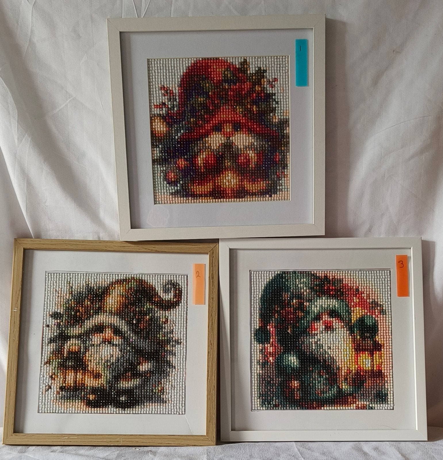Ingelijste Diamond Painting Kerst kabouters per stuk € 8,-, Ophalen of Verzenden, Knutselwerk