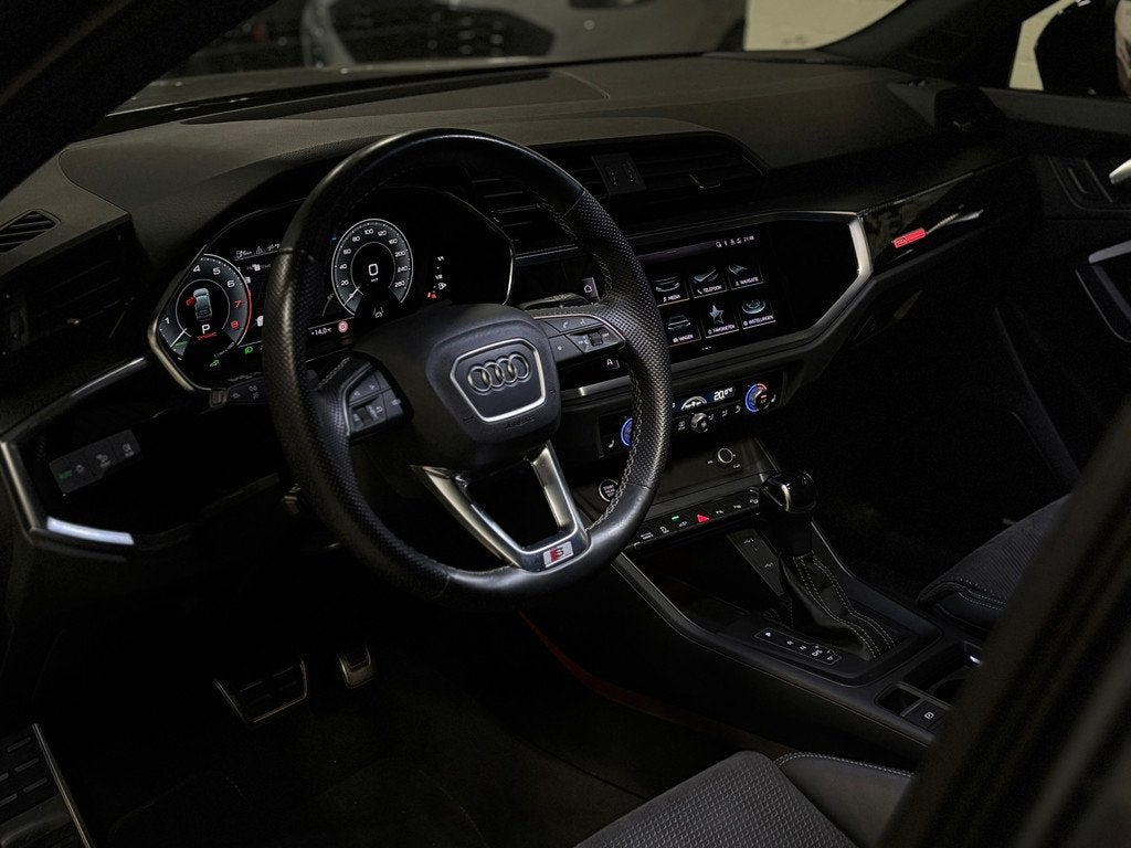 Audi Q3 Sportback 45 TFSI e 3x S Line |Carbon|Pano|Sonos|Alc, Gebruikt, Zwart, Leder en Stof, Automatische klimaatregeling