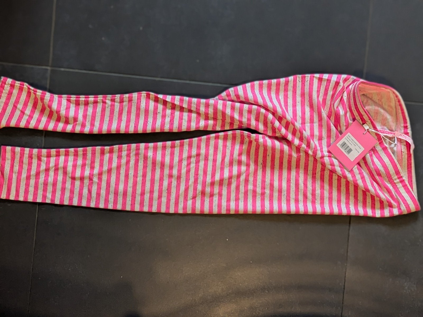 Nieuwe roze gestreepte legging met kaartje maat 158/16, Kinderen en Baby's, Kinderkleding | Maat 164, Broek, Meisje, Nieuw, Ophalen of Verzenden