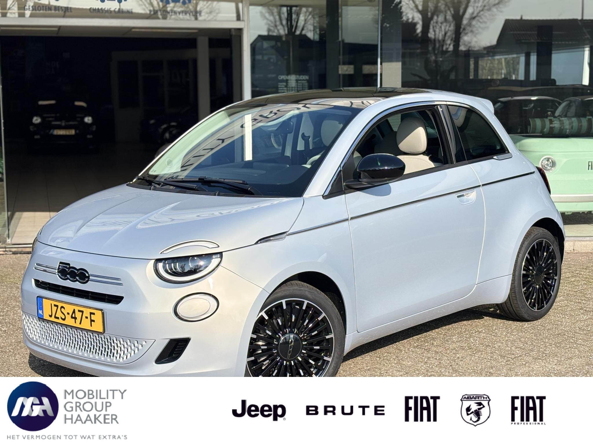 Fiat 500 1.0 Hybrid La Prima | Apple-Android | Panoramadak |, Auto's, Gebruikt, Euro 6, 4 stoelen, Wit
