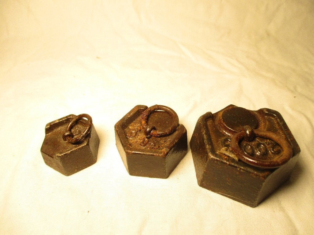 3x antiek gewichtjes, Antiek en Kunst, Antiek | Gereedschap en Instrumenten, Ophalen of Verzenden