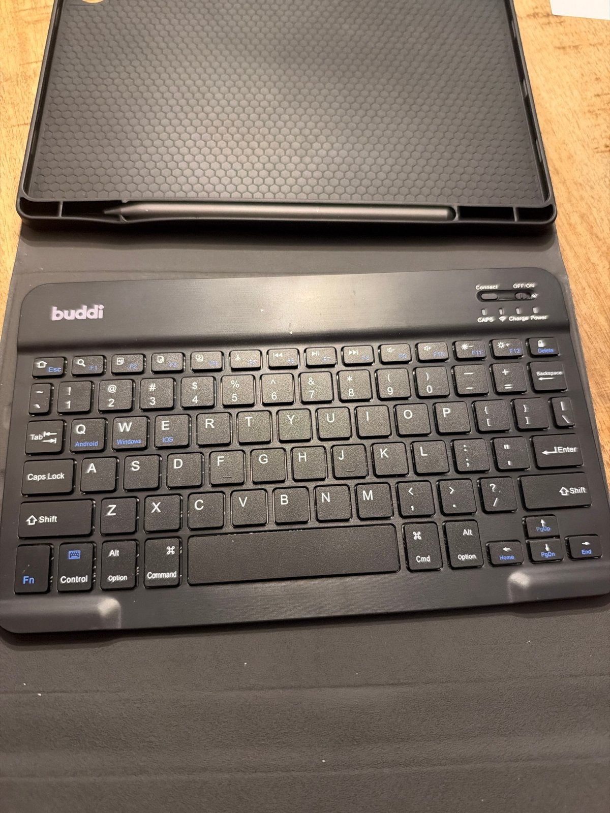 Buddi A9+ Tablet Hoesje Luxe met Toetsenbord, 11 inch, Bescherming voor- en achterkant, Ophalen of Verzenden, Zo goed als nieuw