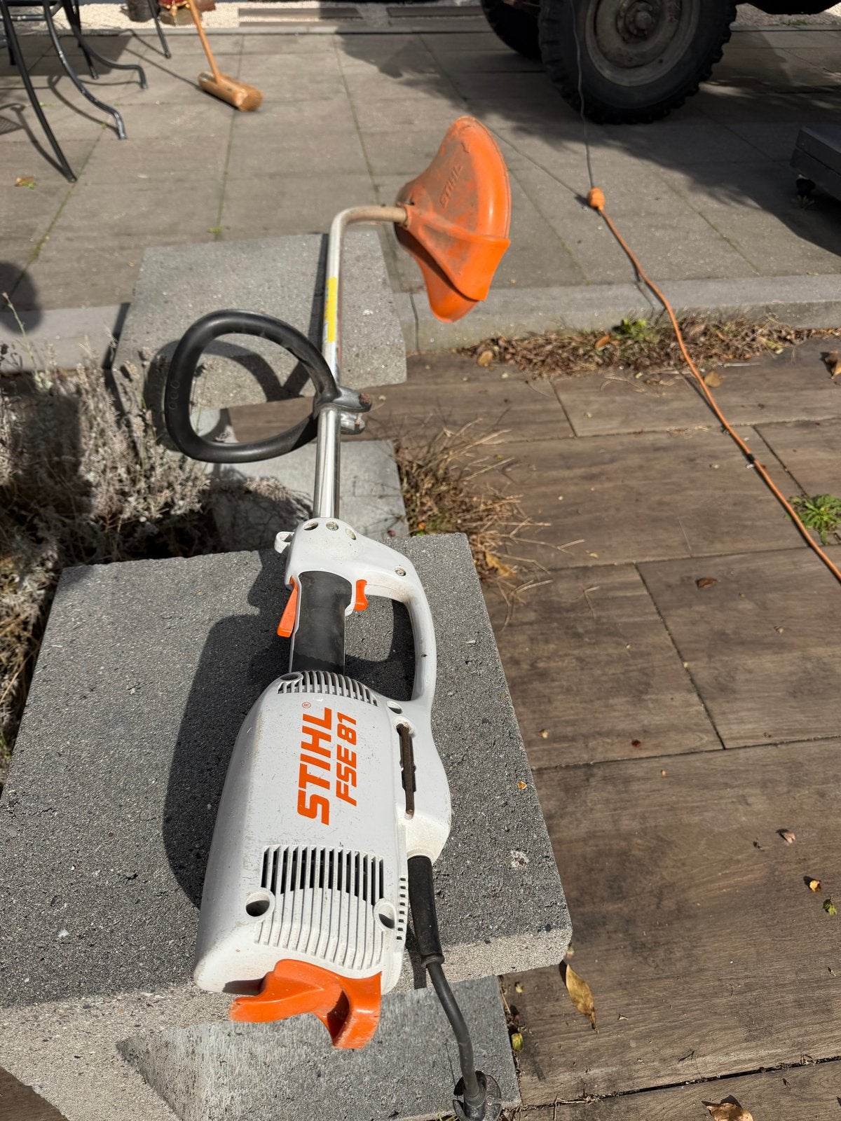 Stihl FSE 81 Elektrische Grastrimmer bosmaaier, Tuin en Terras, Ophalen, Zo goed als nieuw, Elektrische grasmaaier
