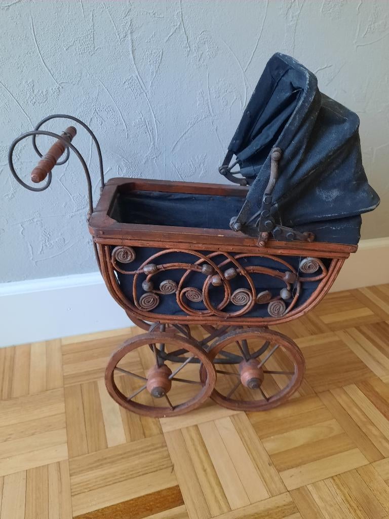 Vintage poppenwagentje, Antiek en Kunst, Antiek | Speelgoed, Ophalen