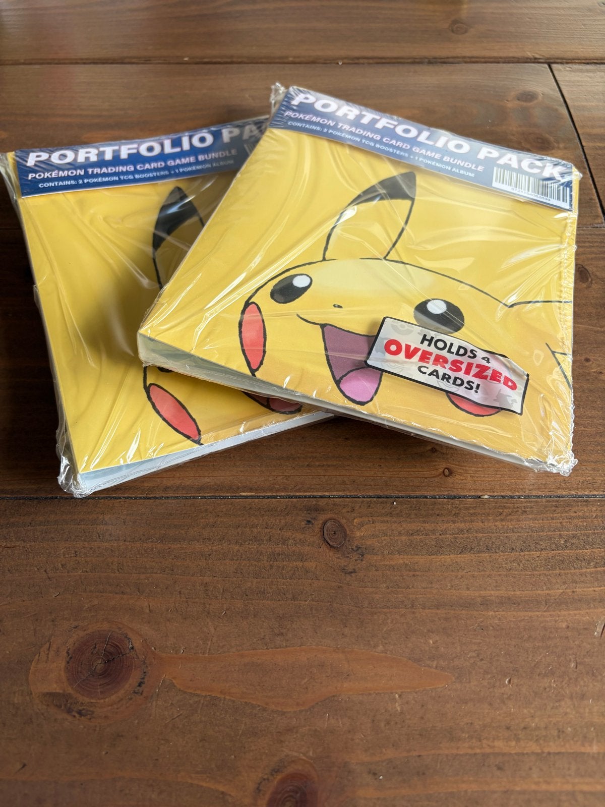 Pokémon Portfolio Pack Pikachu 2 stuks- Geseald plus 4 packs, Ophalen of Verzenden, Nieuw, Overige typen