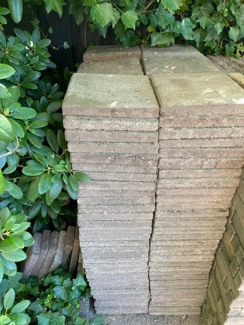 30x30 tegels gratis, 17 m2 (186 tegels), Ophalen, Gebruikt, 10 m² of meer, Beton