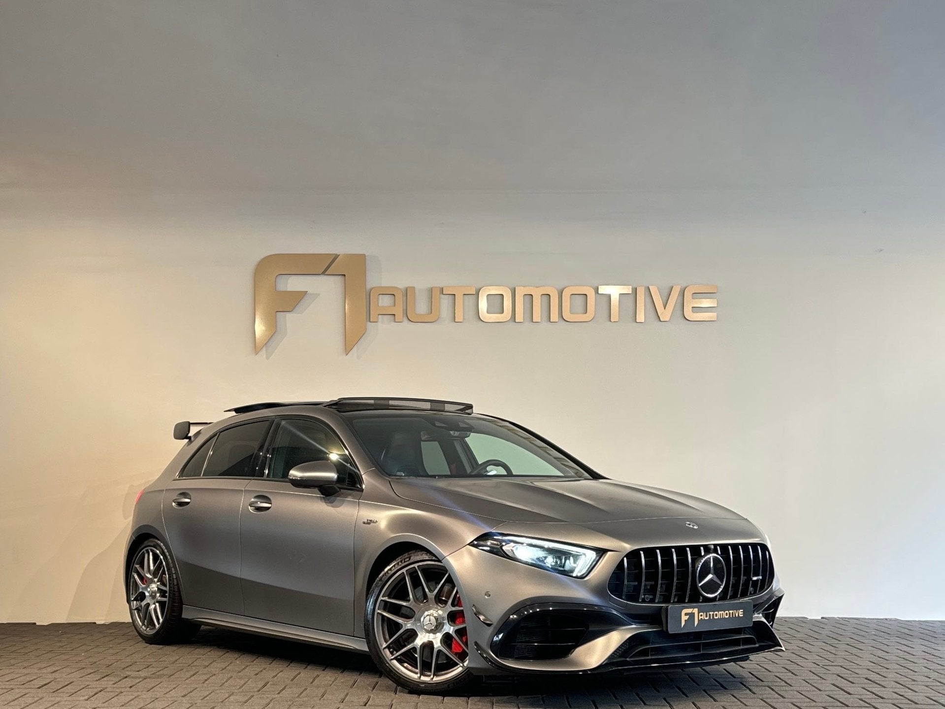 Mercedes-Benz A-klasse AMG 45 S 4MATIC+ Pano|Burmester|Memor, Auto's, Automaat, Dealer onderhouden, Gebruikt, Euro 6