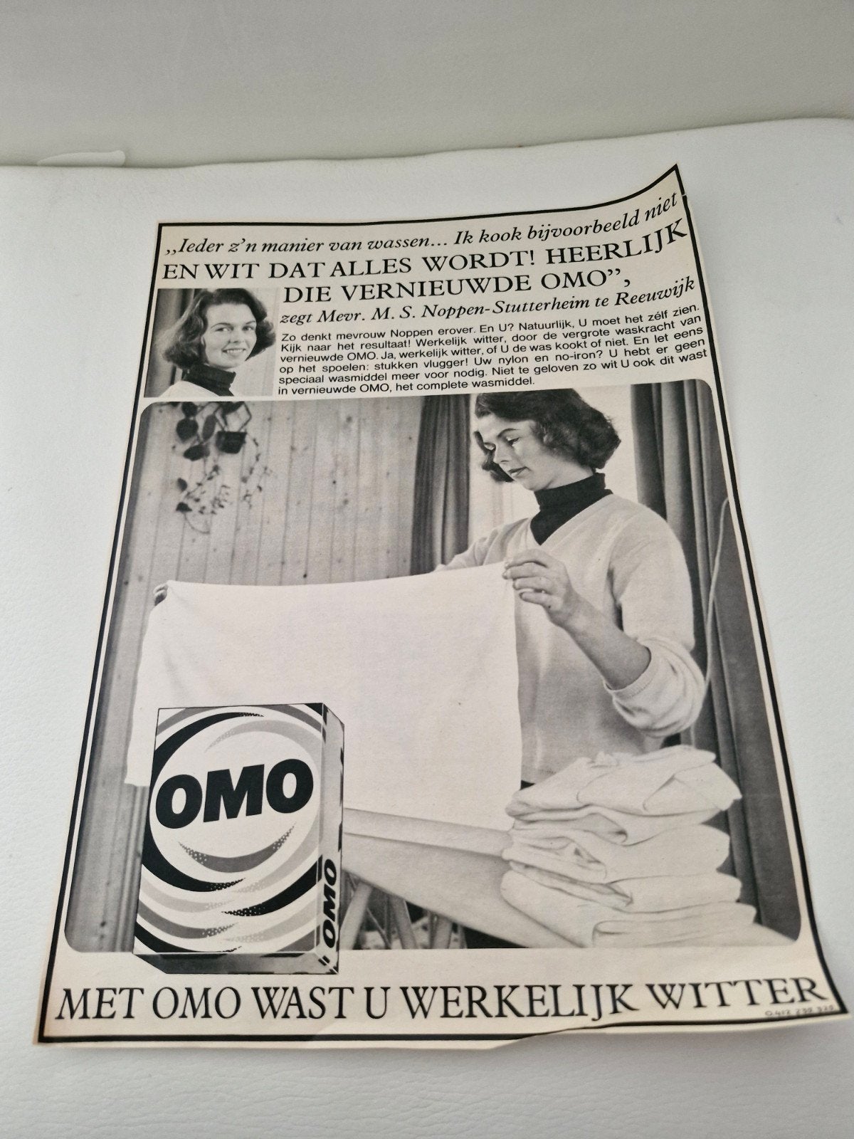Vintage OMO Wasmiddel Advertentie (32x24 cm), Ophalen of Verzenden, 1960 tot 1980, Nederland, Knipsel(s)