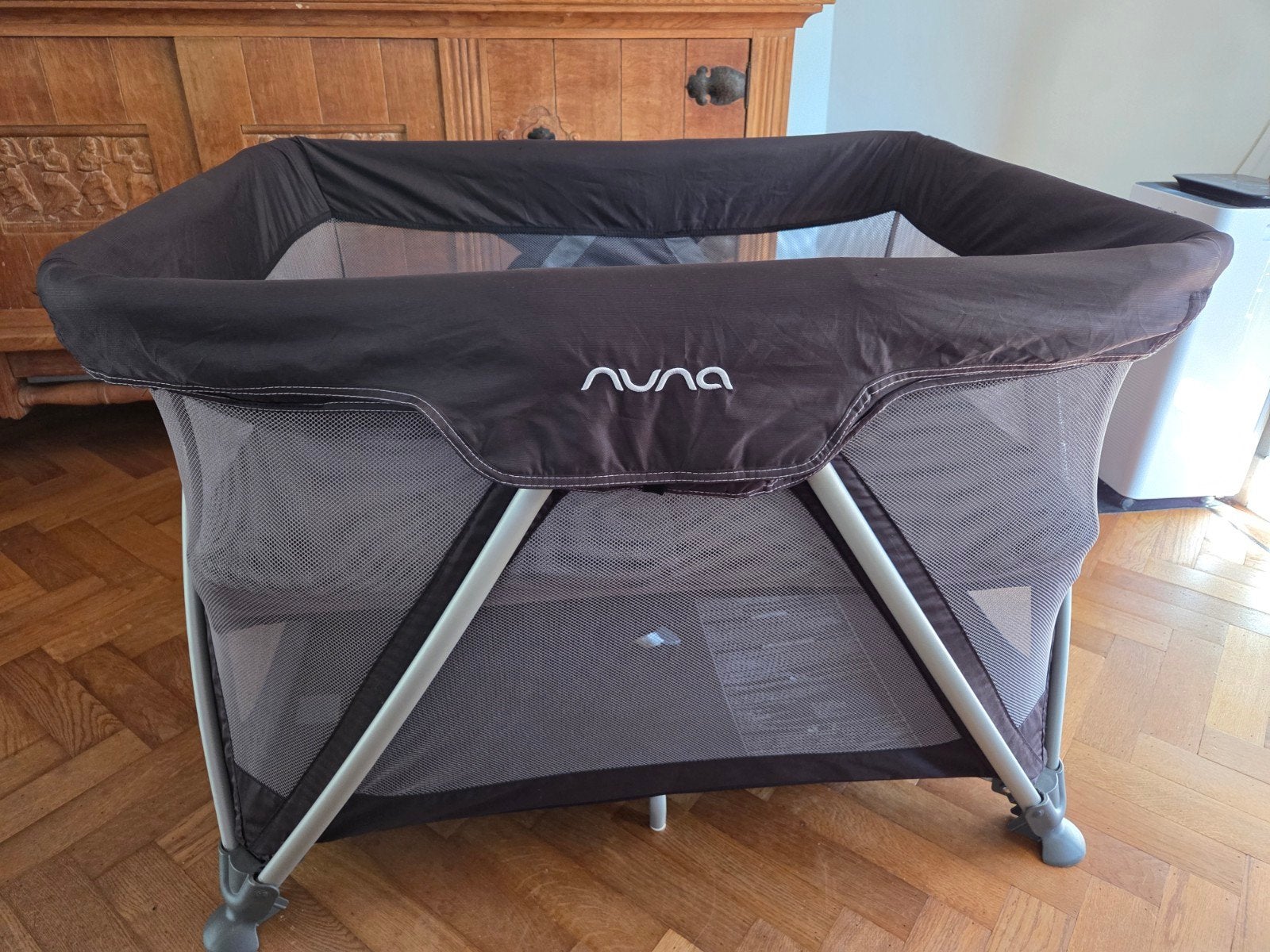 Nuna Sena aire reisbed / campingbed, Kinderen en Baby's, Ophalen, Zo goed als nieuw, Reisbedje