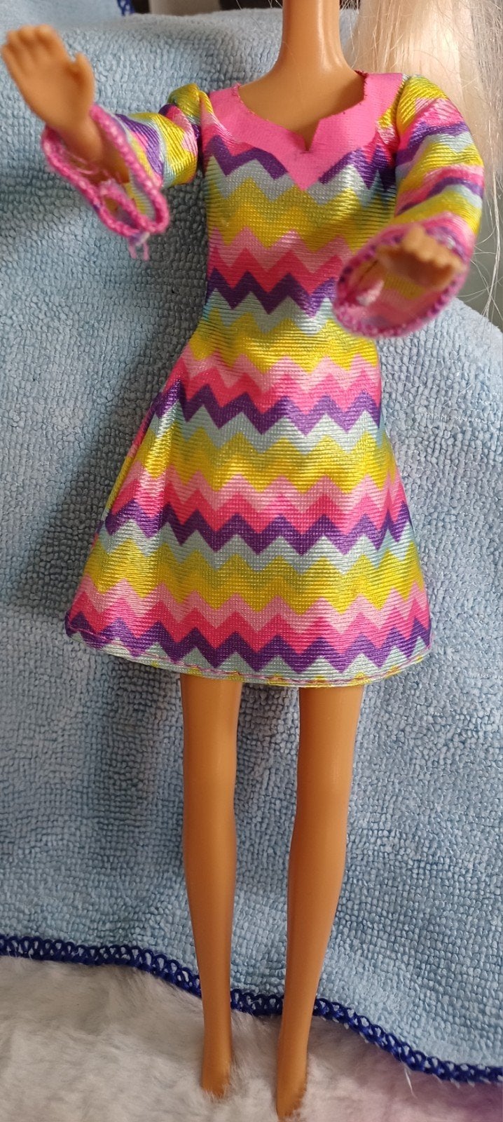 Een jurkje voor een barbie popje, Ophalen of Verzenden, Barbie