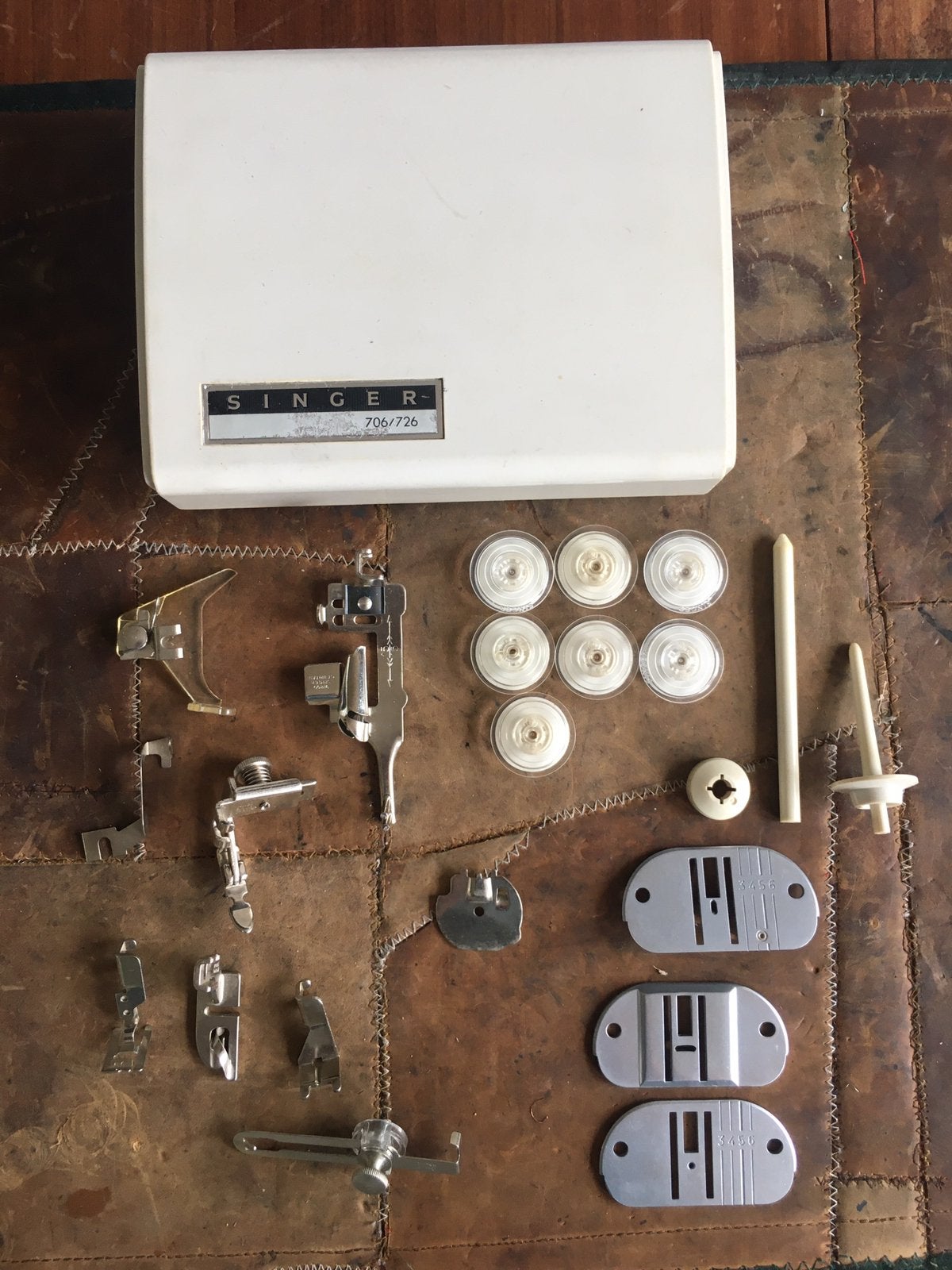 Singer Slant-o-Matic voetjes & accessoires, Hobby en Vrije tijd, Naaimachines en Toebehoren, Ophalen of Verzenden, Zo goed als nieuw