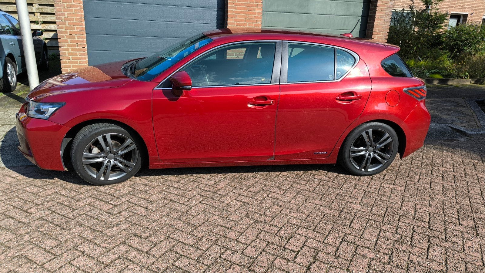 Lexus CT-H 200H 1.8 Hybrid 2012 luxe edition trekhaak, CT-H, Te koop, Hatchback, Rood
