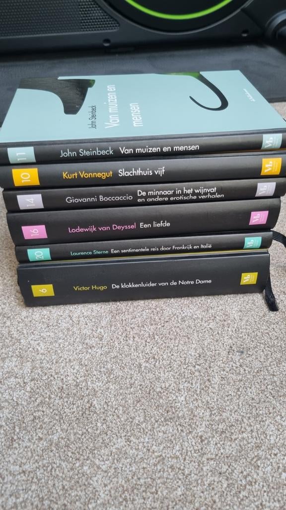 VolkskrantCollectie Wereldliteratuur: Steinbeck, Vonnegut ea, Ophalen of Verzenden