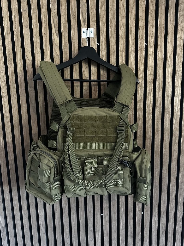 Airsoft vest+kleding, nooit gedragen, Sport en Fitness, Ophalen of Verzenden, Nieuw