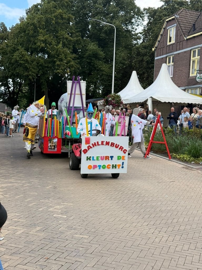 Kleurrijke Carnavalswagen + Loopgroep - Interactief Thema!, Ophalen, Gebruikt, Overige typen, Carnaval