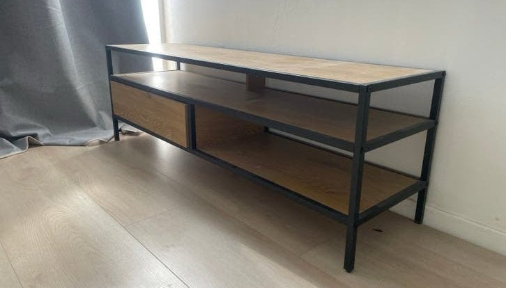 JYSK TV KAST (eiken met zwart), Ophalen, 100 tot 150 cm, Zo goed als nieuw, Minder dan 100 cm