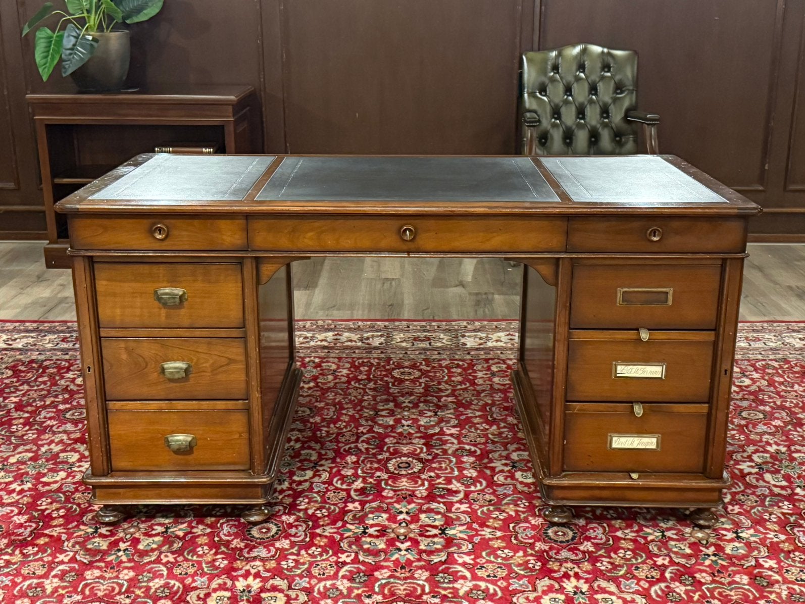 Klassiek Engels bureau #690, 150 cm, Hout, Bruin, Ophalen of Verzenden
