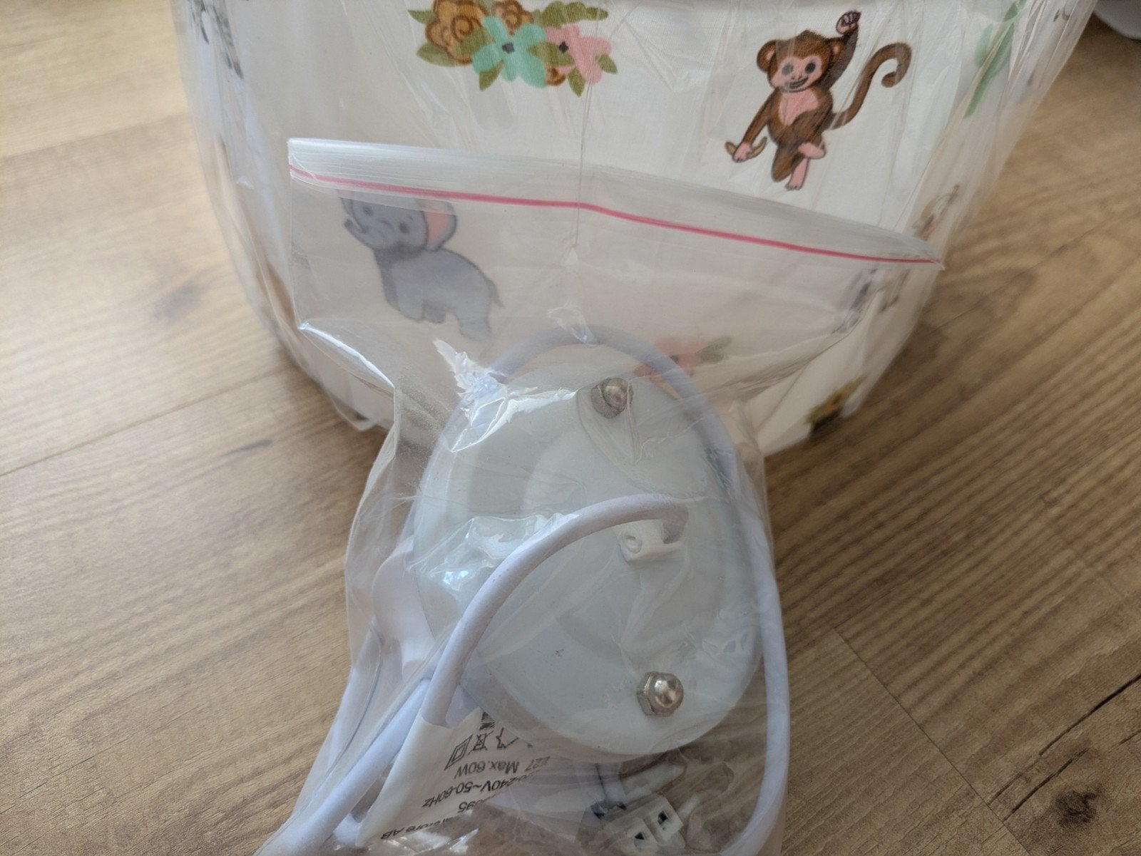 Kinderlamp met dierenprint - Nieuw in verpakking, Ophalen, Kindvriendelijk, Dierenprint, Nieuw, E27 (groot)