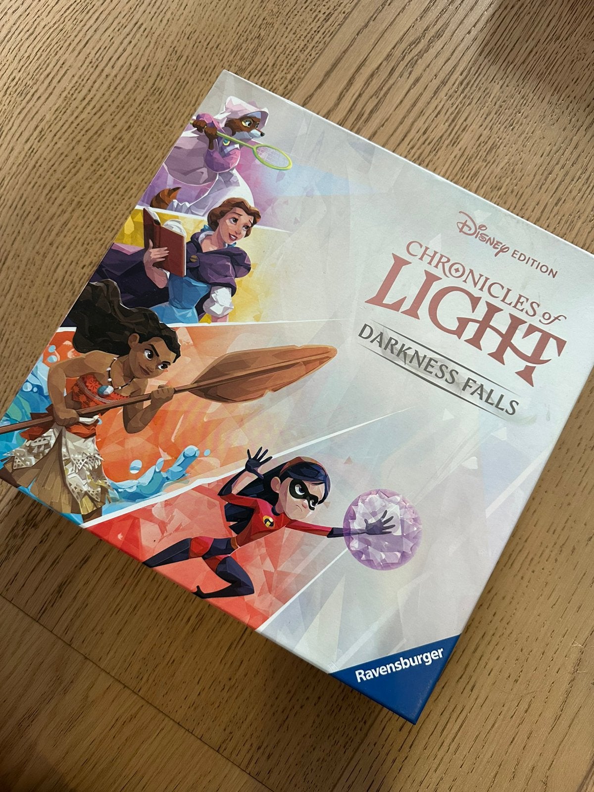 Chronicles of light darkness falls, Hobby en Vrije tijd, Ophalen of Verzenden, Zo goed als nieuw