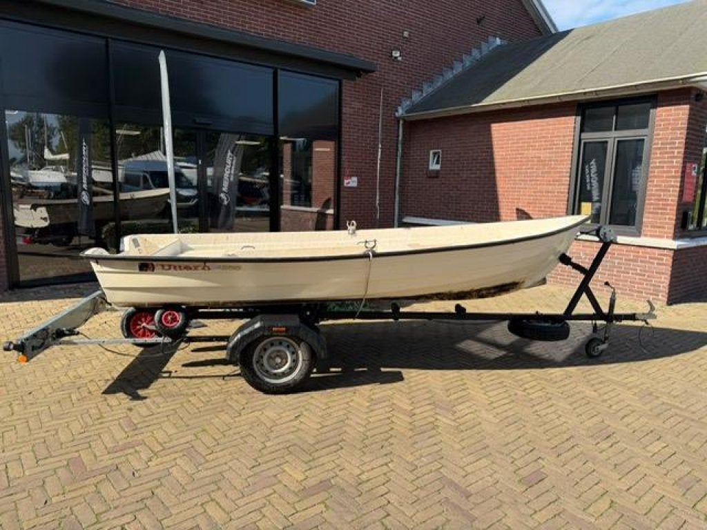 Uttern 4200 Zweedse visboot met trailer, 4 m, Gebruikt, Overige merken, Polyester