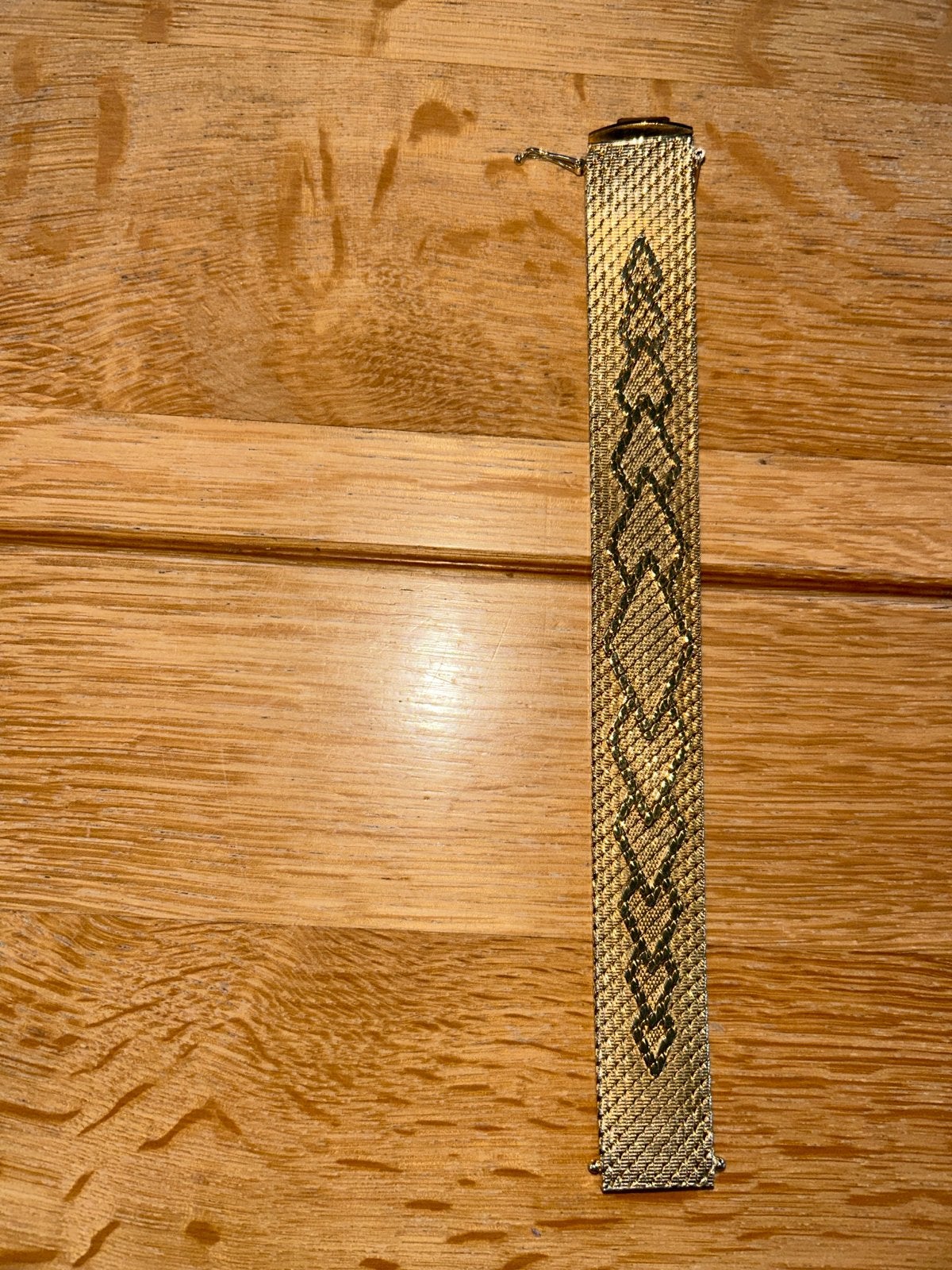 Goudkleurige Slavenarmband met Uniek Patroon, Sieraden, Tassen en Uiterlijk, Armbanden, Ophalen, Gebruikt, Goud, Staal