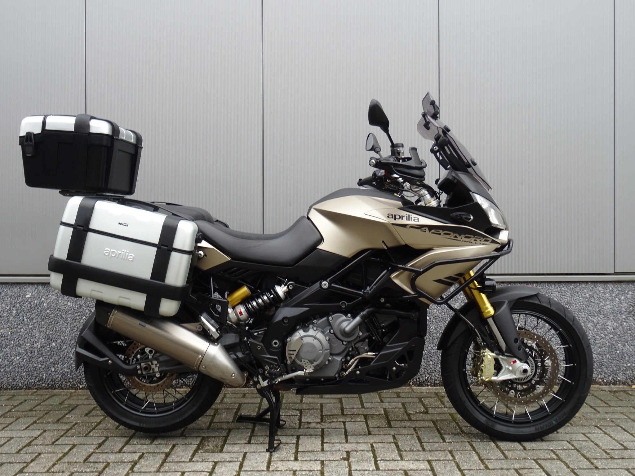 Aprilia CAPONORD 1200 RALLY (bj 2017), Bedrijf, Toermotor, 1200 cc