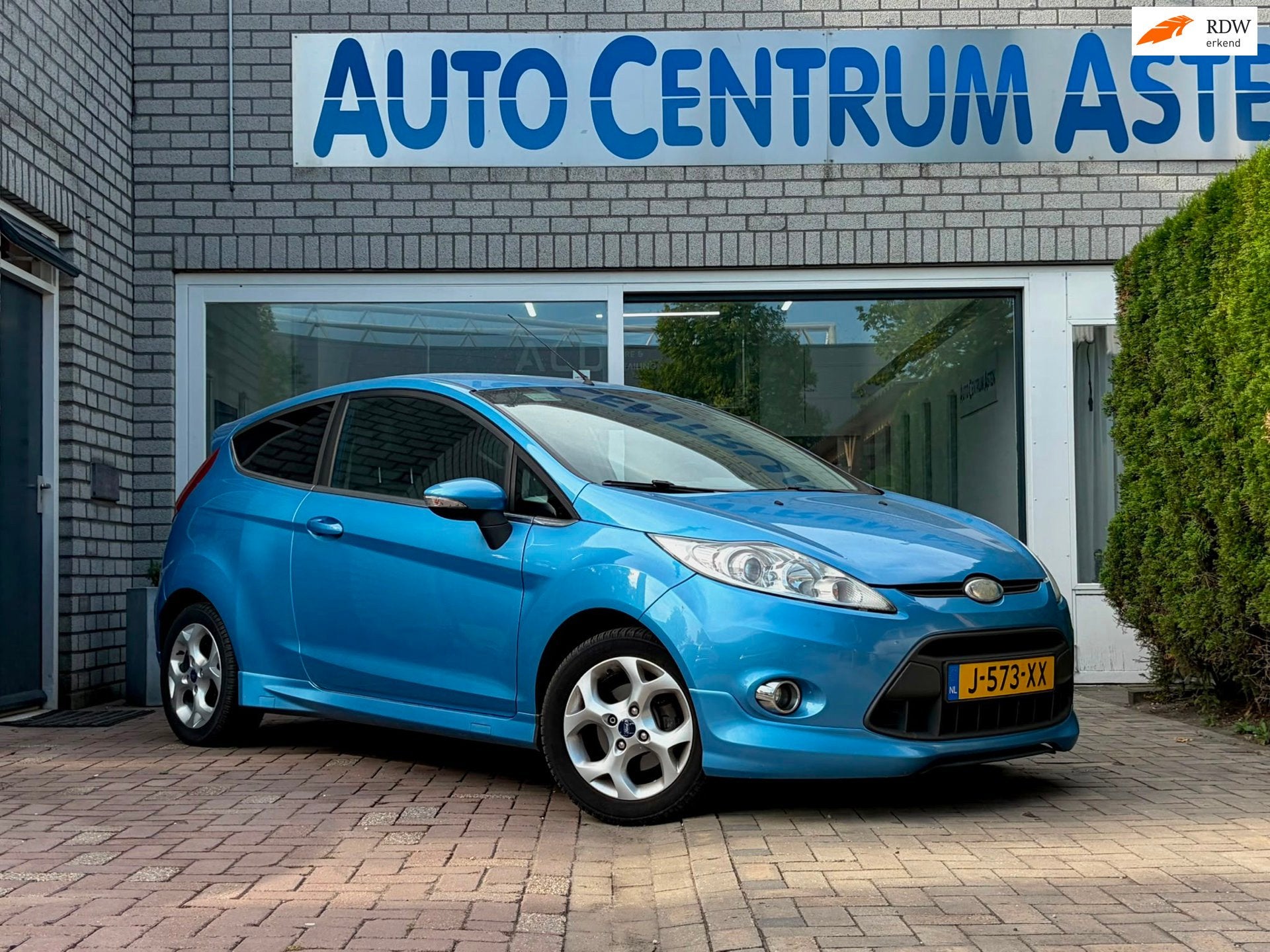 Ford Fiesta 1.6 Ghia, 1596 cc, Gebruikt, 31 €/maand, Bedrijf