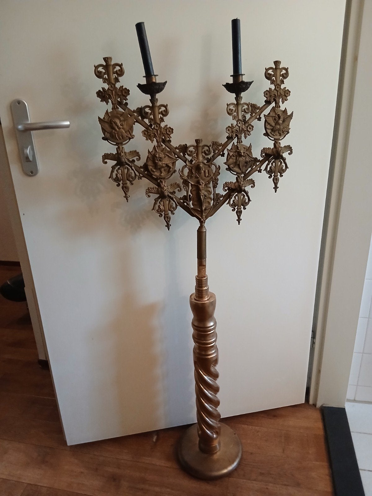 oude altaar kandelaar, Ophalen