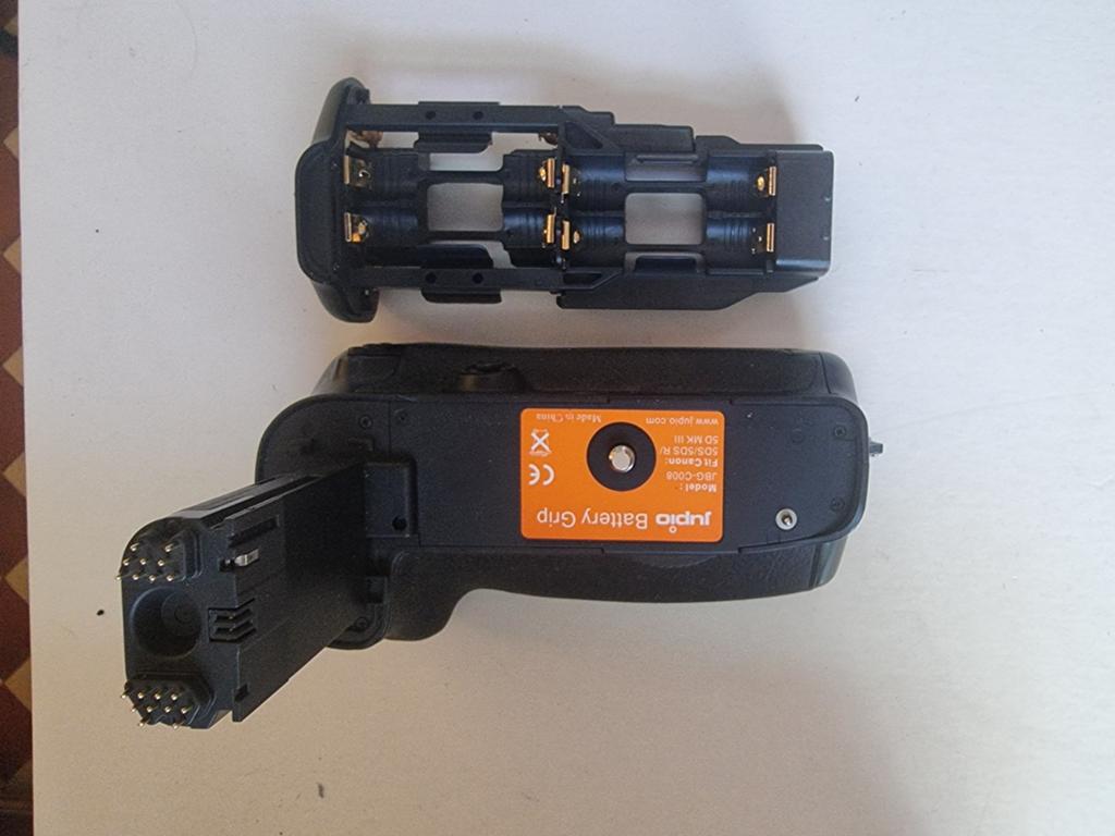 Jupio Battery Grip JBG-C006 voor Canon EOS 5D Mark III, Ophalen of Verzenden, Gebruikt