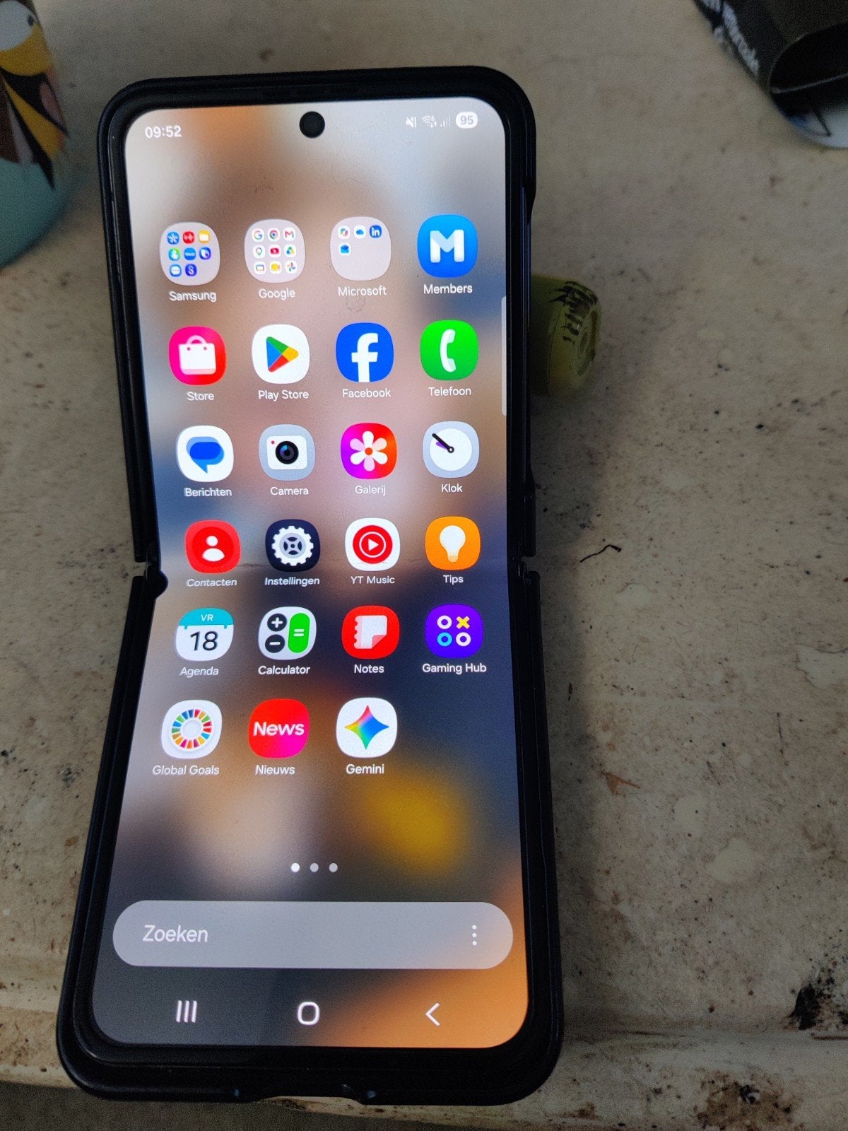 Samsung Galaxy Z Flip 4 - Zo goed als nieuw, Touchscreen, Ophalen of Verzenden, Zo goed als nieuw, Zonder simlock