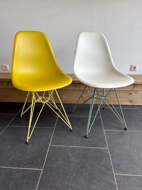 2 Vitra Eames DSR , mustard/citron en pebble/foam green 2025, Vitra, Twee, Overige kleuren, Design