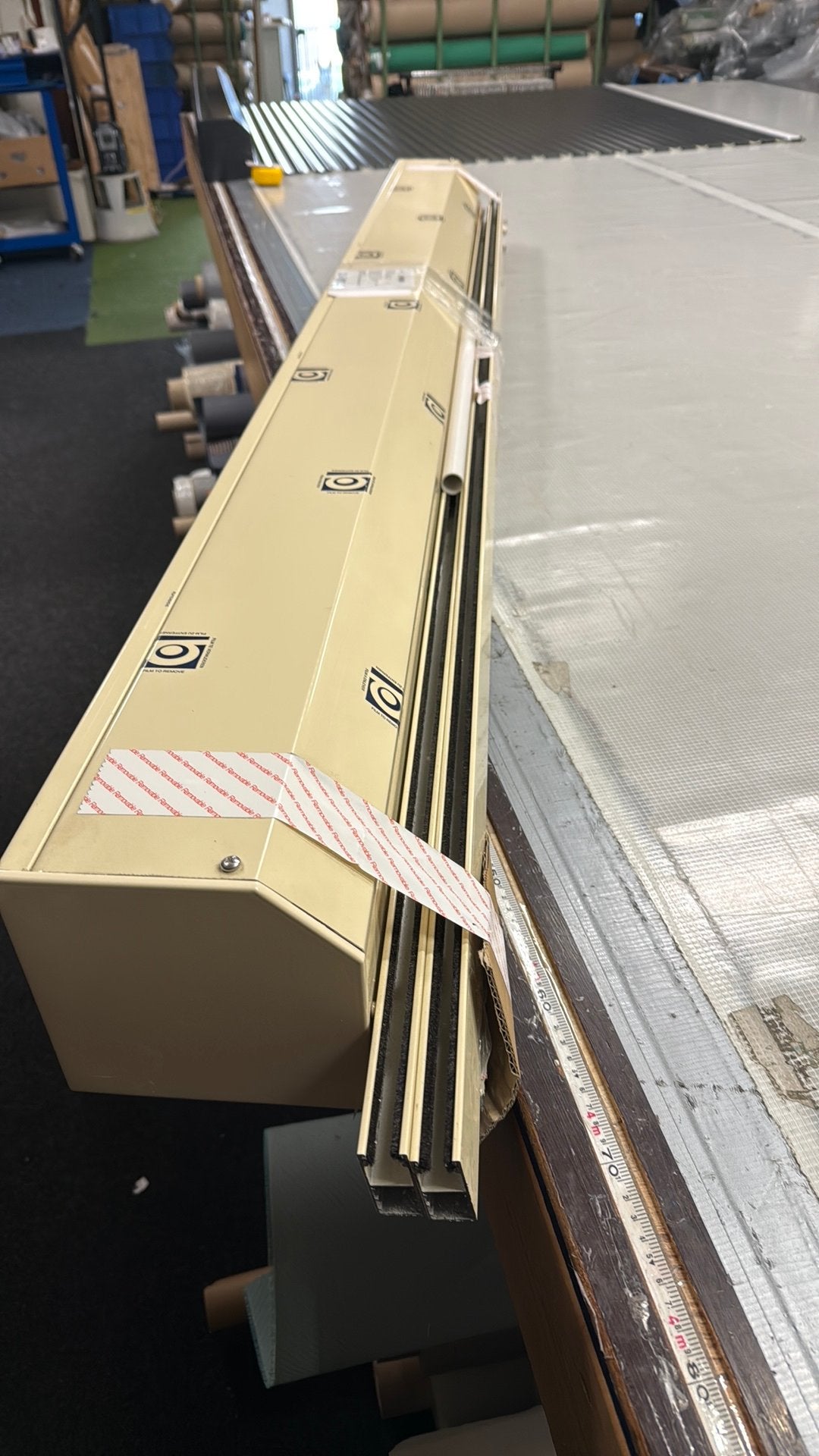 Nieuw rolluik breed 196 hoogte 202 geleider, Ophalen, 200 cm of meer, Nieuw, 150 tot 200 cm