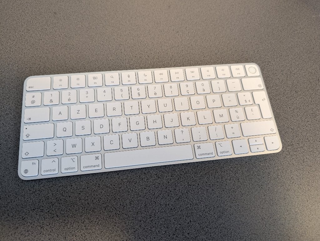Apple magic keyboard Touch ID zilver A2449 AZERTY indeling, Computers en Software, Toetsenborden, Ophalen of Verzenden, Draadloos
