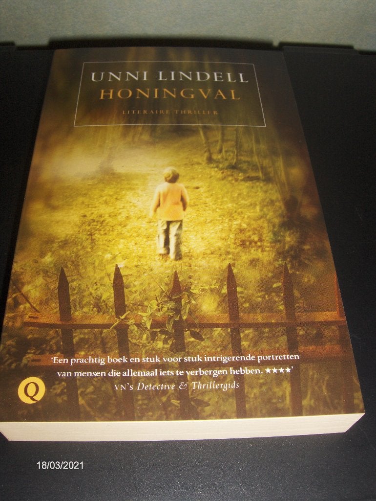 Thriller van Unni Liondell en twee Romans van Nicci Gerrard,, Ophalen of Verzenden, Zo goed als nieuw