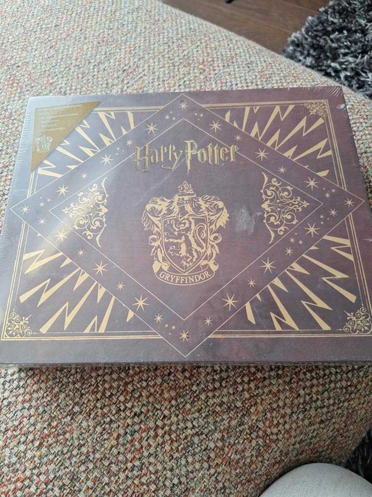 Harry Potter Gryffindor Deluxe Schrijfset - Nieuw, Ophalen of Verzenden, Nieuw, Gebruiksvoorwerp