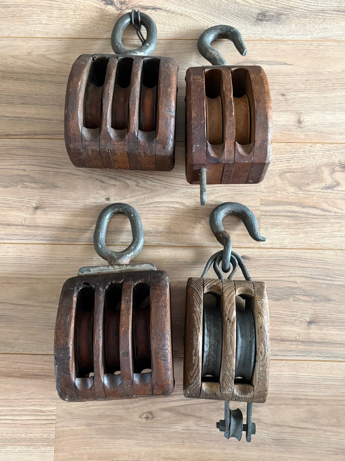 2 sets (2+3 schijfs) Antieke houten (scheeps)katrollen., Ophalen of Verzenden