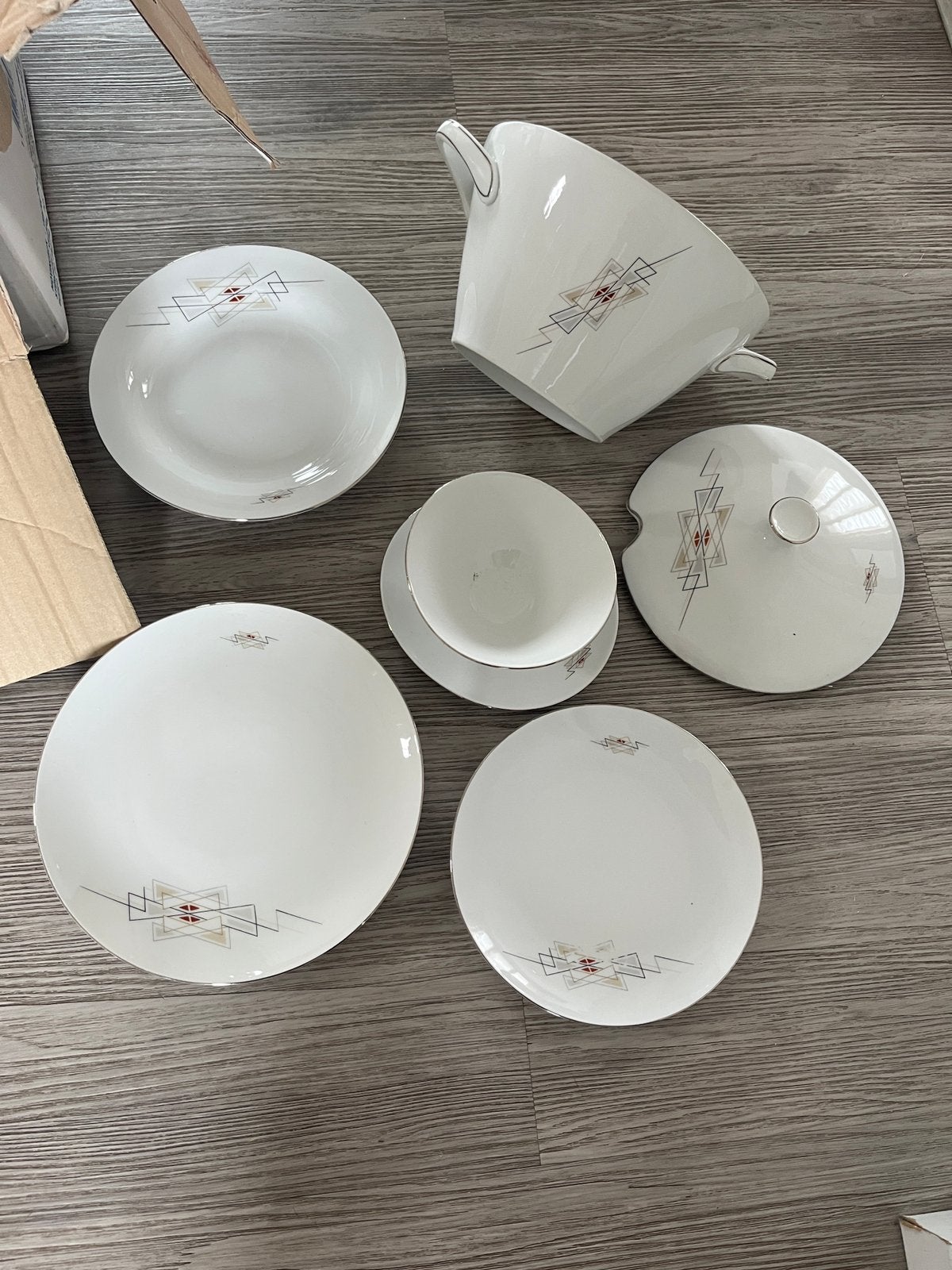 6 delig brocante servies serveerkom met dekse merk Bavaria, Ophalen