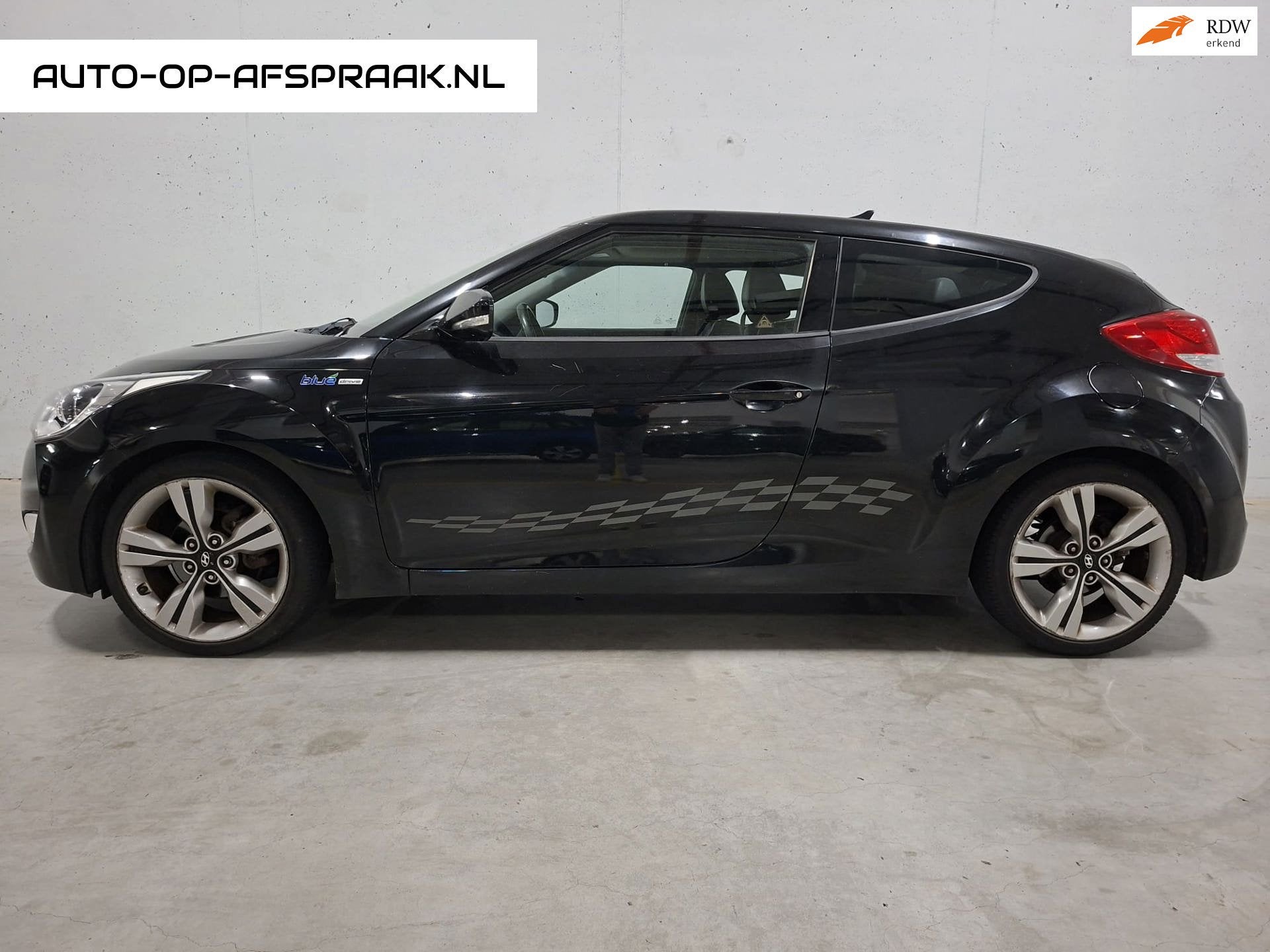 Hyundai Veloster 1.6 GDI i-Catcher 140pk Leer Navi Clima Cru, Auto's, Voorwielaandrijving, Gebruikt, 4 cilinders, 4 stoelen