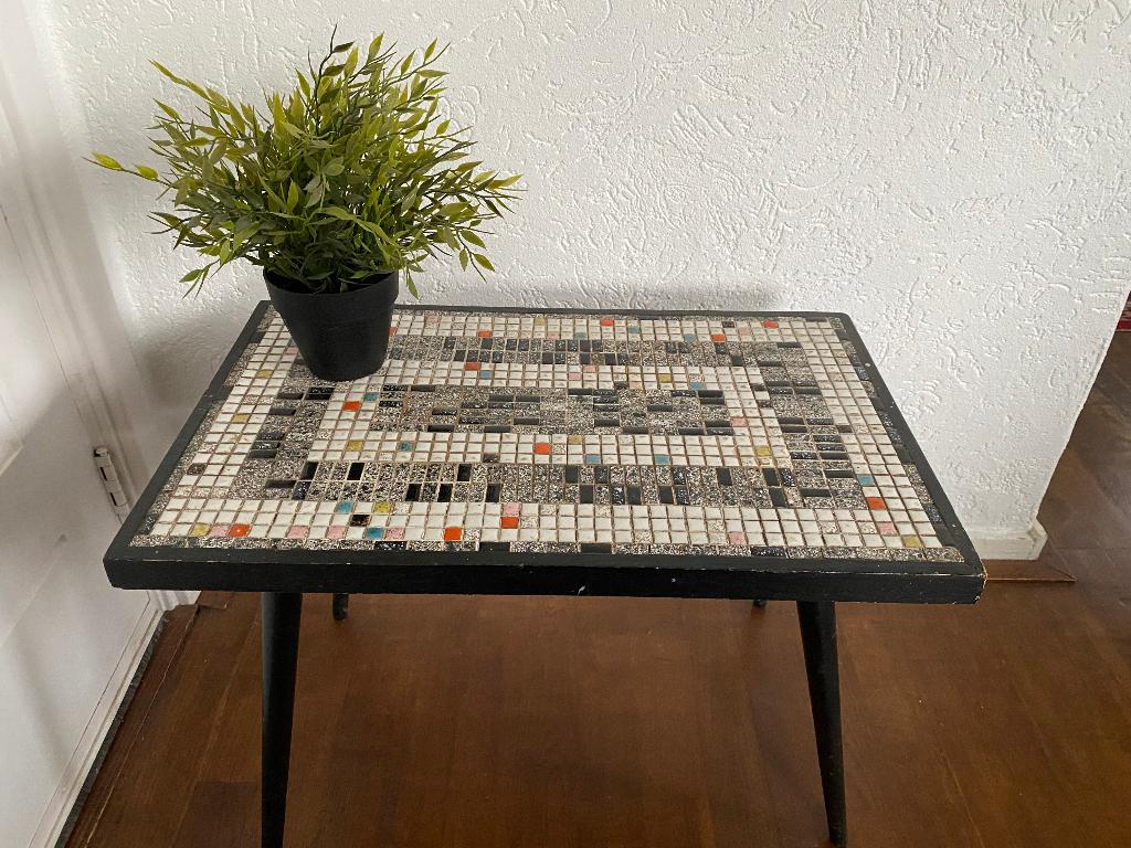 vintage tafeltje met mozaiek bovenblad, Ophalen, Minder dan 45 cm, Minder dan 55 cm, Gebruikt